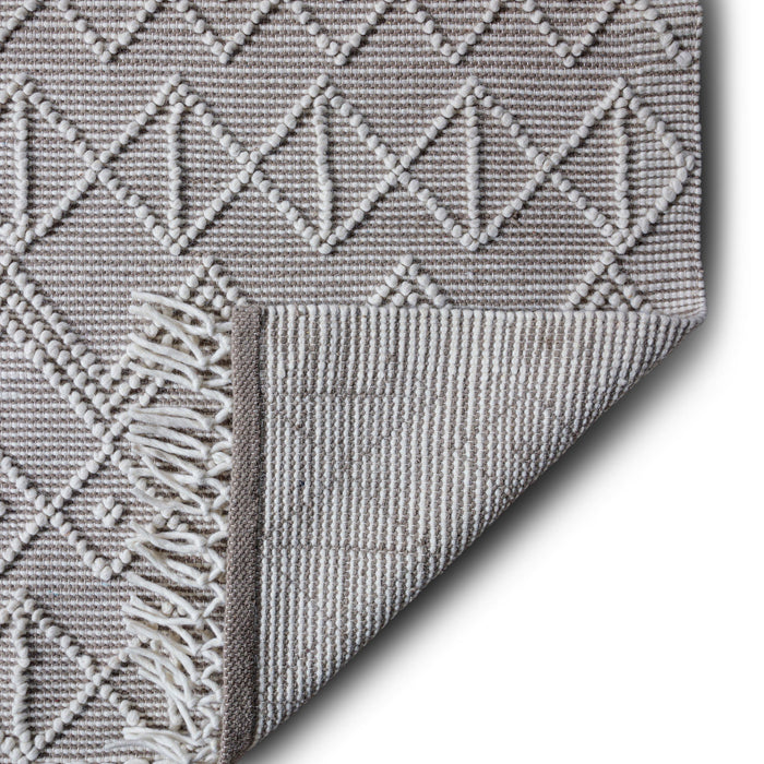 Orton - 8' X 10' Area Rug - Ivory / Taupe