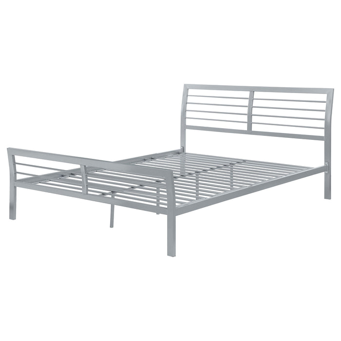 Fielding - Queen Bed With Clean Design - Silver