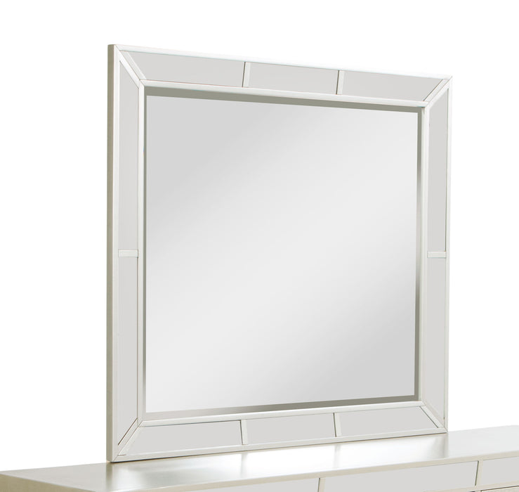 Elegant Contemporary Mirror