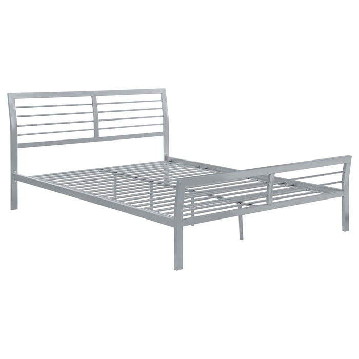 Fielding - Queen Bed With Clean Design - Silver