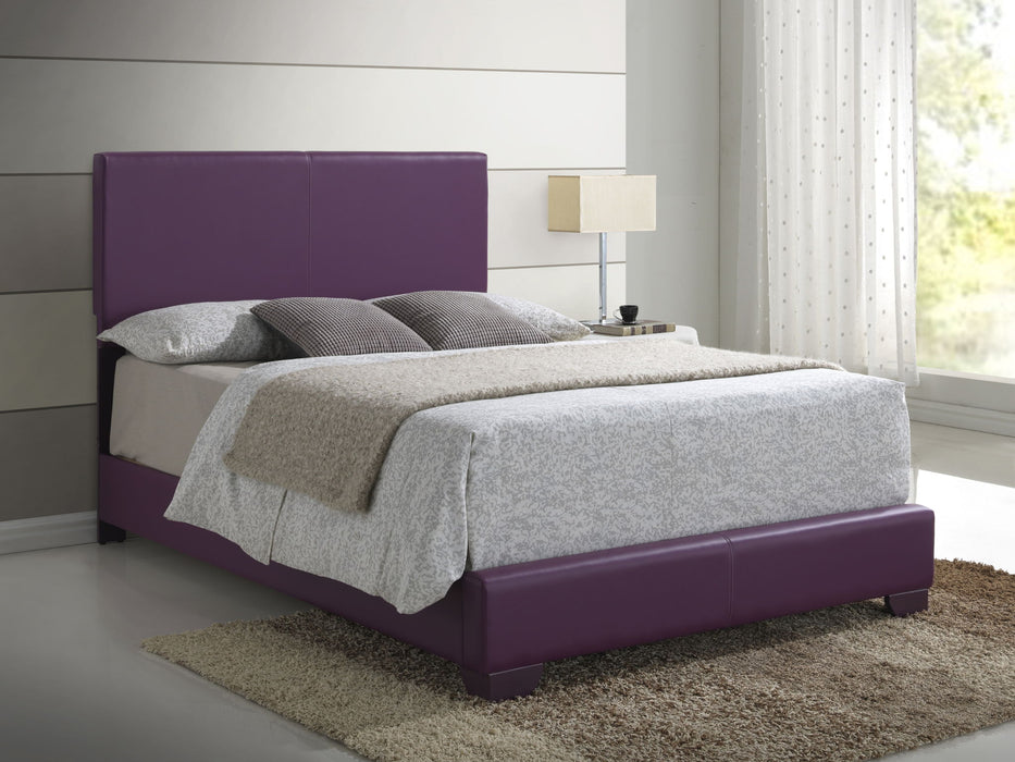 Elegant Platform Bed For Relaxed Spaces