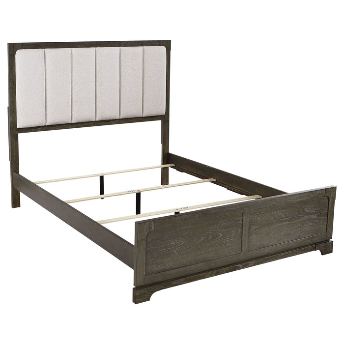 Harbington - Panel Bed