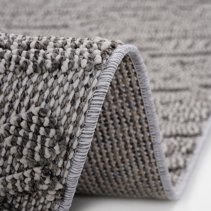 Guros - 8' X 10' Traditional Indoor / Outdoor Area Rug - White