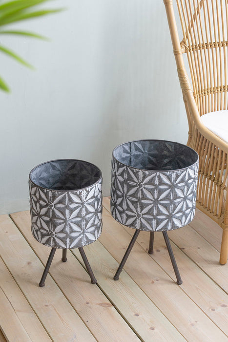 Metal Planter Stand, Round Galvanized Farmhouse Planter (Set of 2) - Gray