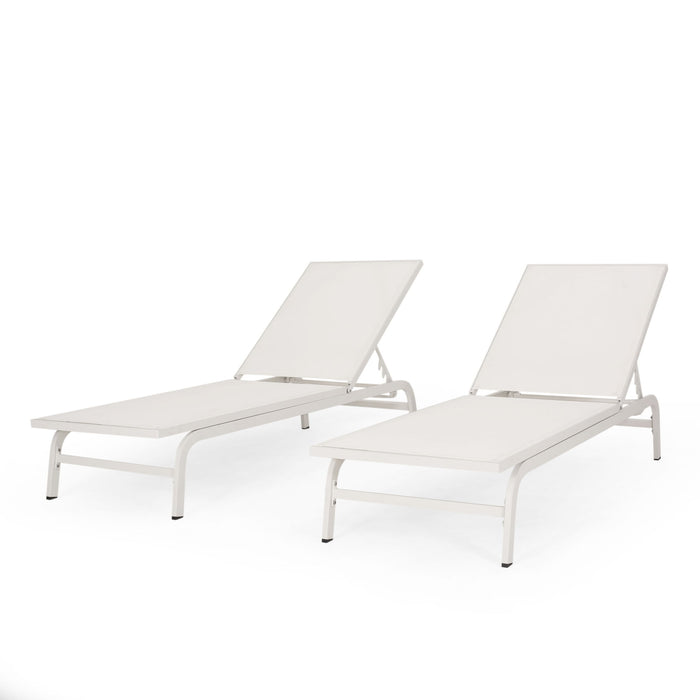 Finn - Contemporary Chaise Lounge For Outdoor Relaxation